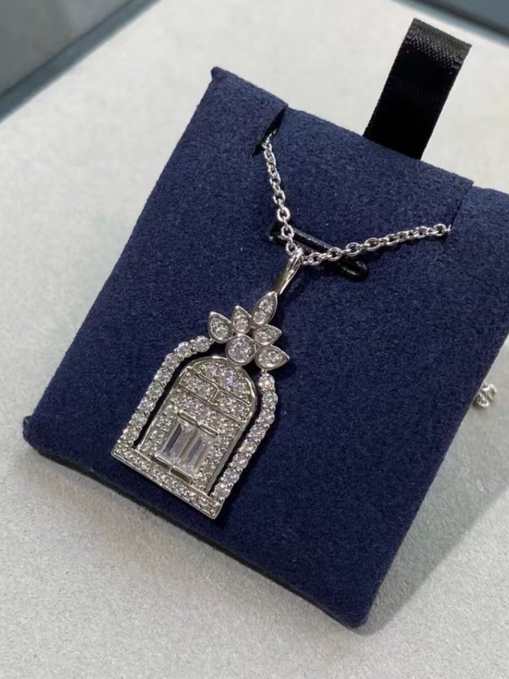 Harry Winston Necklace fifth avenue door